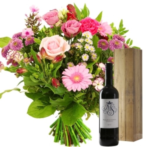 Seasonal flowers + red wine (Seasonal bouquet pink + Marques Red wine)